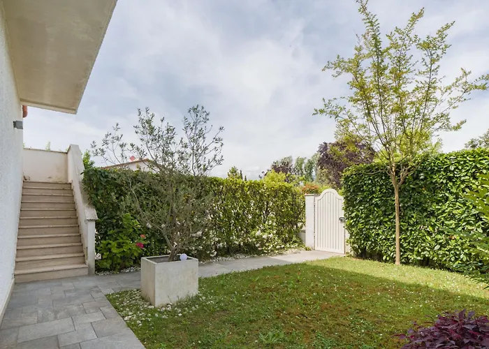 アパート White By Interhome