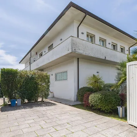 White By Interhome Apartment *