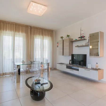 White By Interhome Forte dei Marmi