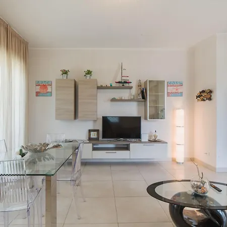 White By Interhome * Forte dei Marmi
