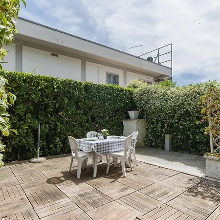 Daire White By Interhome