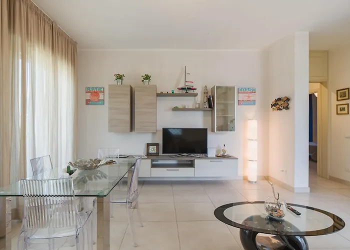 White By Interhome * Forte dei Marmi