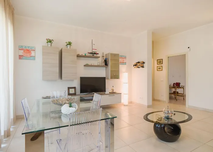 White By Interhome * Forte dei Marmi