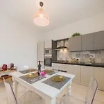 White By Interhome * Форте-дей-Мармі