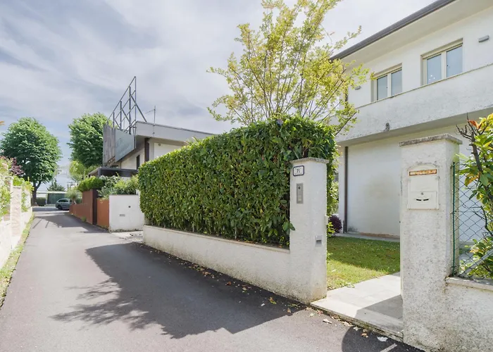 White By Interhome * Форте-деи-Марми